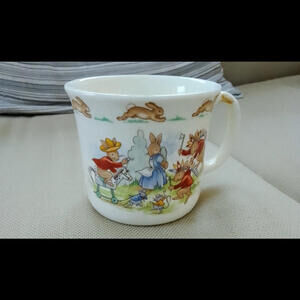 Royal Doulton Bunnykins Vintage‎ 1936 Cup Playing Cowboys Fine Bone China